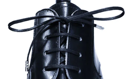 vari modi per allacciare le scarpe