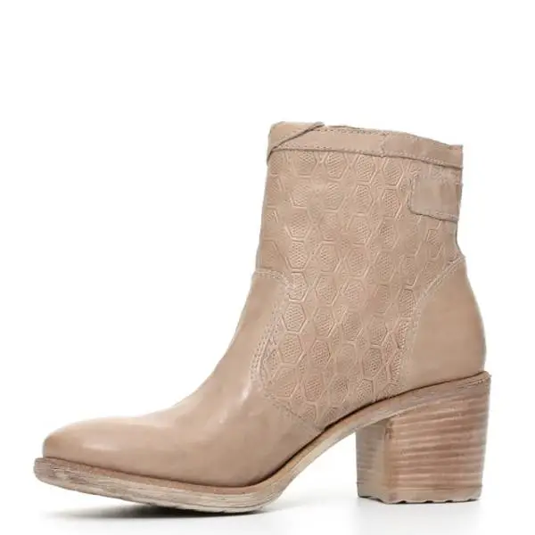 Nero Giardini women ankle boot with zip and high heel champagne color article P717150D 439