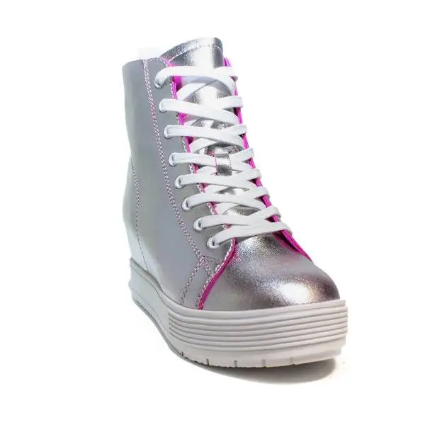 Fornarina sneaker for woman in leather silver color article PE17MJ9543I090 METI-SILVER