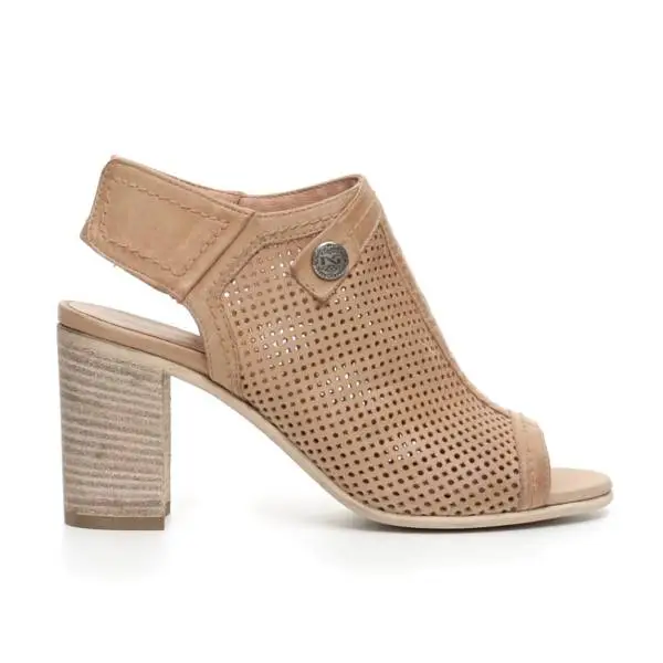 Nero Giardini sandal senior woman with perforated ad in skin-colored leather Article P717781D 400