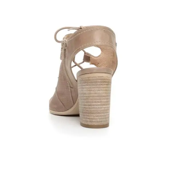 Nero Giardini sandalo donna in pelle color champagne con texture punti articolo P717780D 439