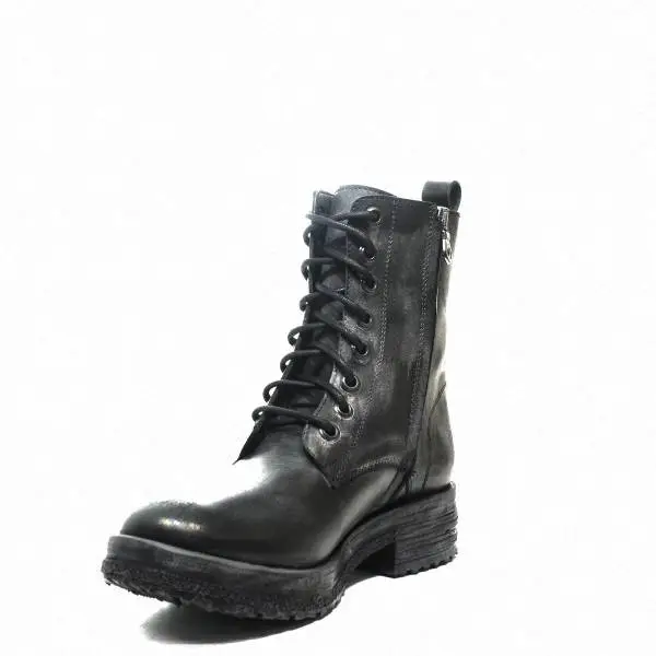 Zoe Italy amphibian boot with medium heels leather color black color article 903