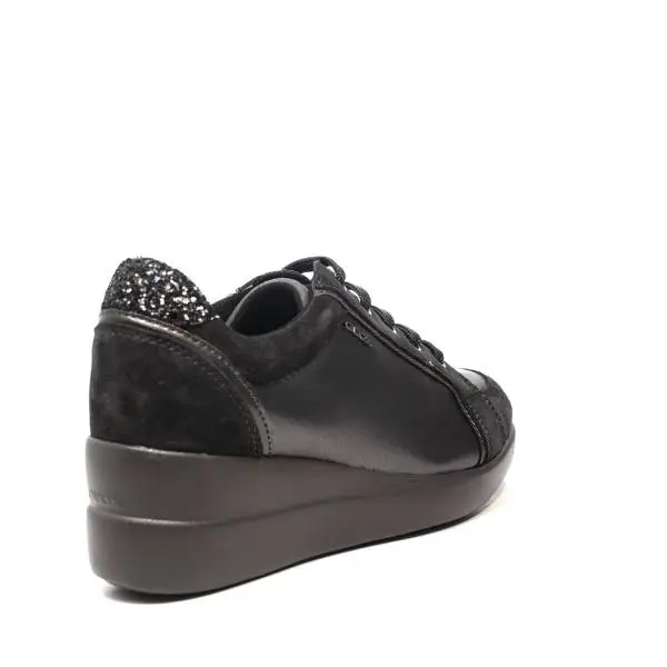 Geox sneakers con zeppa interna colore grigio scuro articolo D6430A 0AJ22 C9002