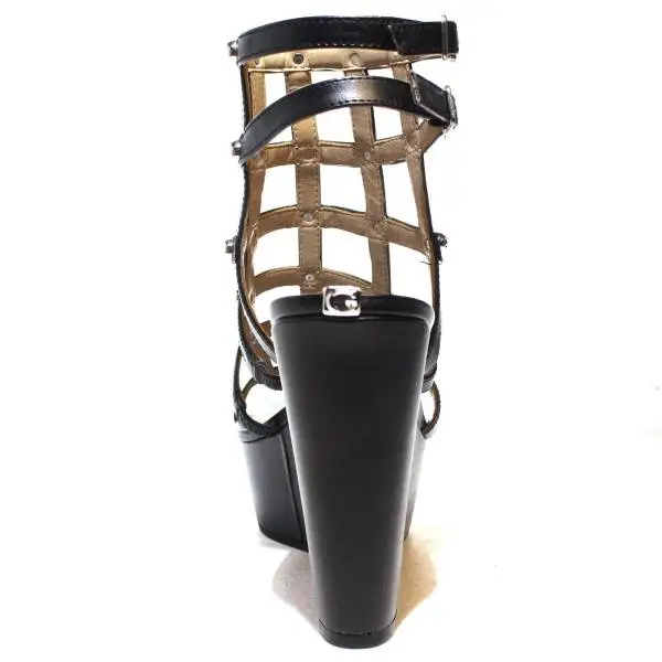Guess sandalo donna colore nero con zeppa alta e mezze sfere argentate articolo FLGIZ1 ELE03 BLACK