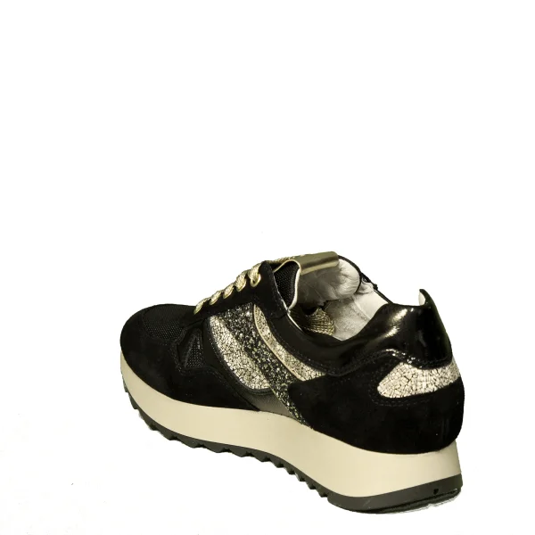 Nero Giardini sneaker donna di colore nero con inserti in oro laminato e glitterato articolo A9 08900 D 100