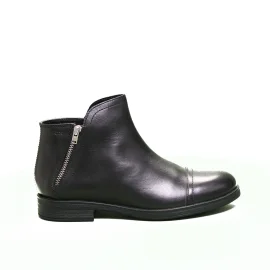 Geox tronchetto leather low heel black Article J8449C 00043 C9999